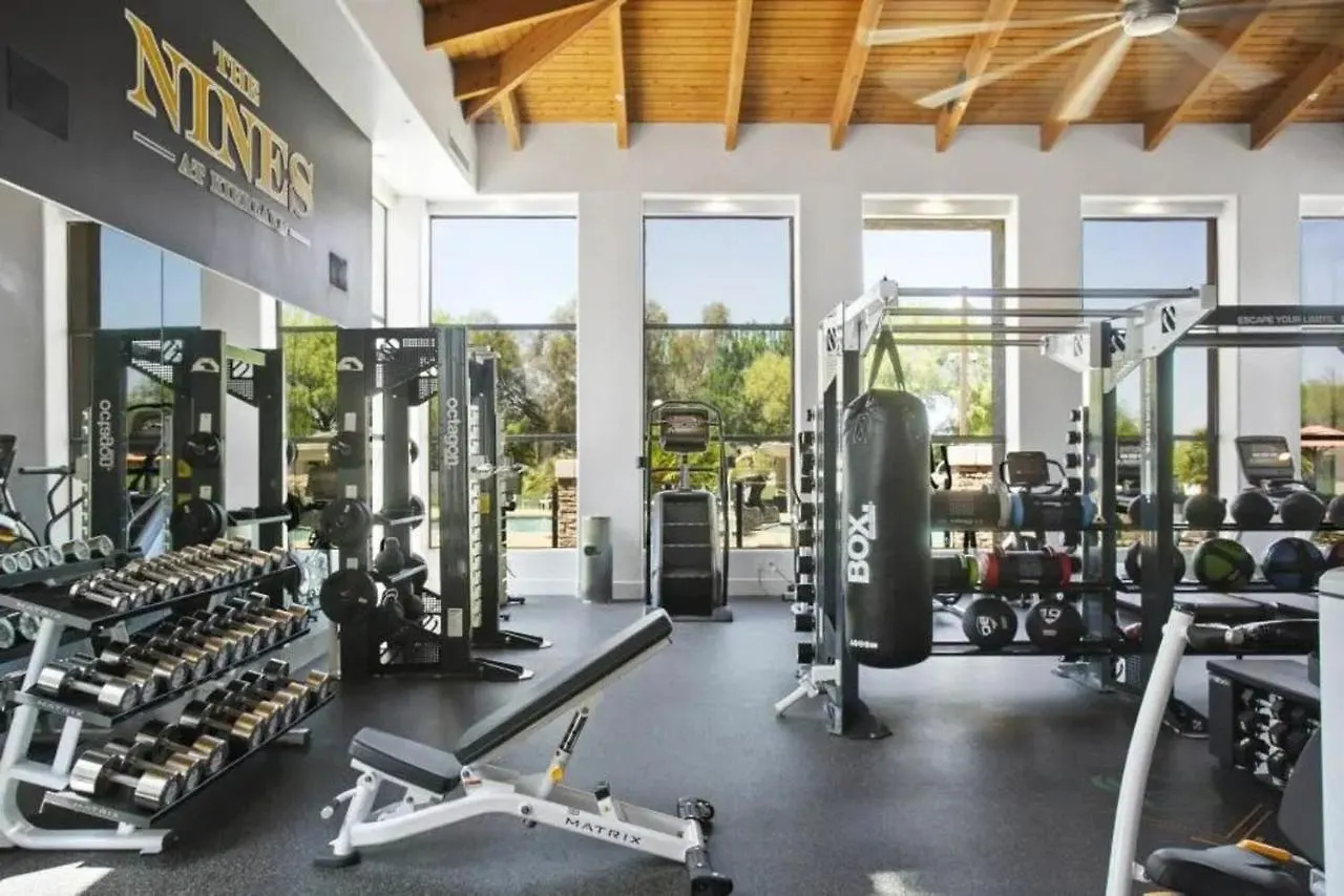 The Nines Scottsdale Apartment