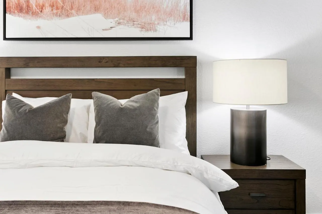 The Nines Scottsdale Apartment